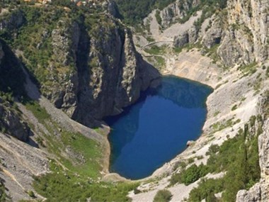 Le lac Rouge et le lac Bleu